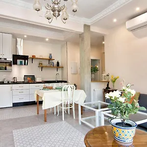 Bright & Elegant Centre 3 Bedroom Granada