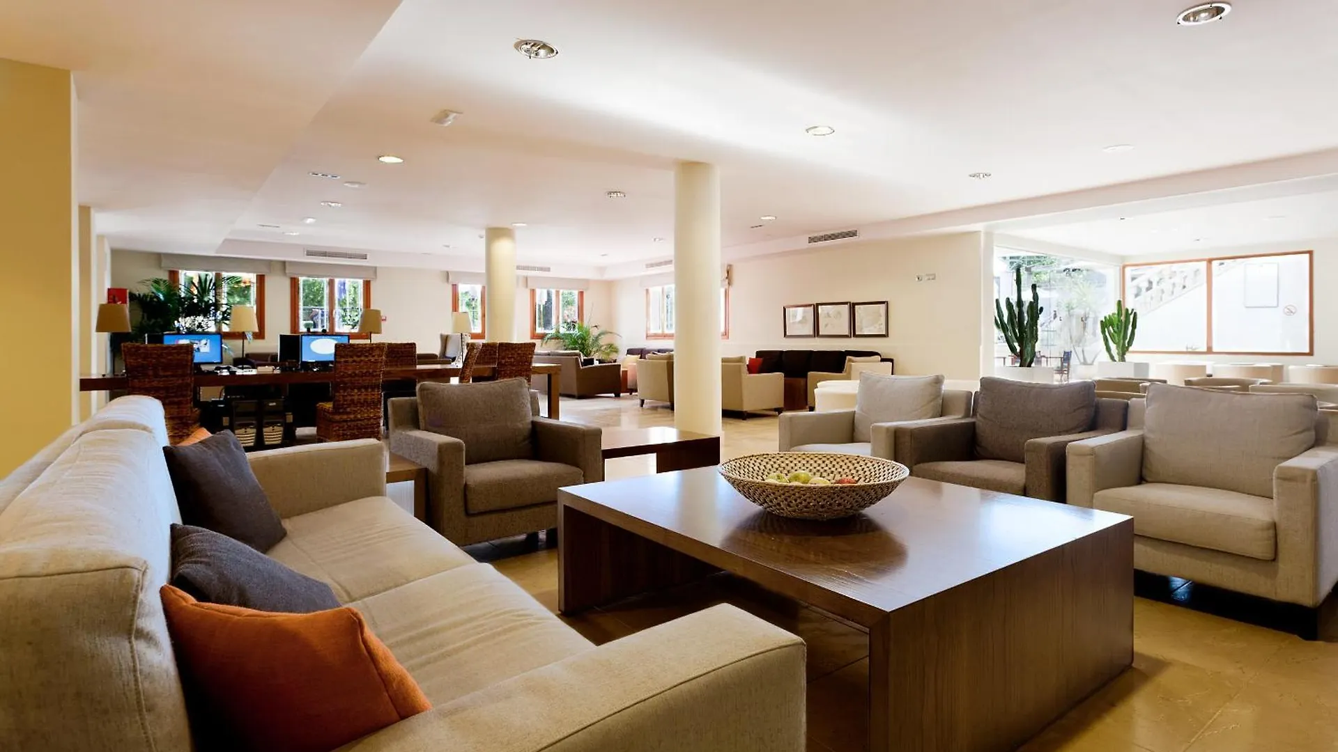 **** Aparthotel Minura Cala Galdana & Apartamentos D'Aljandar Spain