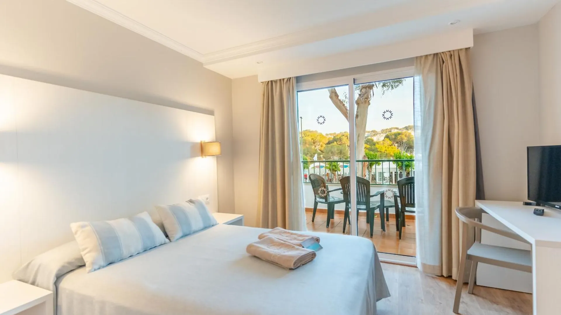 Minura Cala Galdana & Apartamentos D'Aljandar Spain