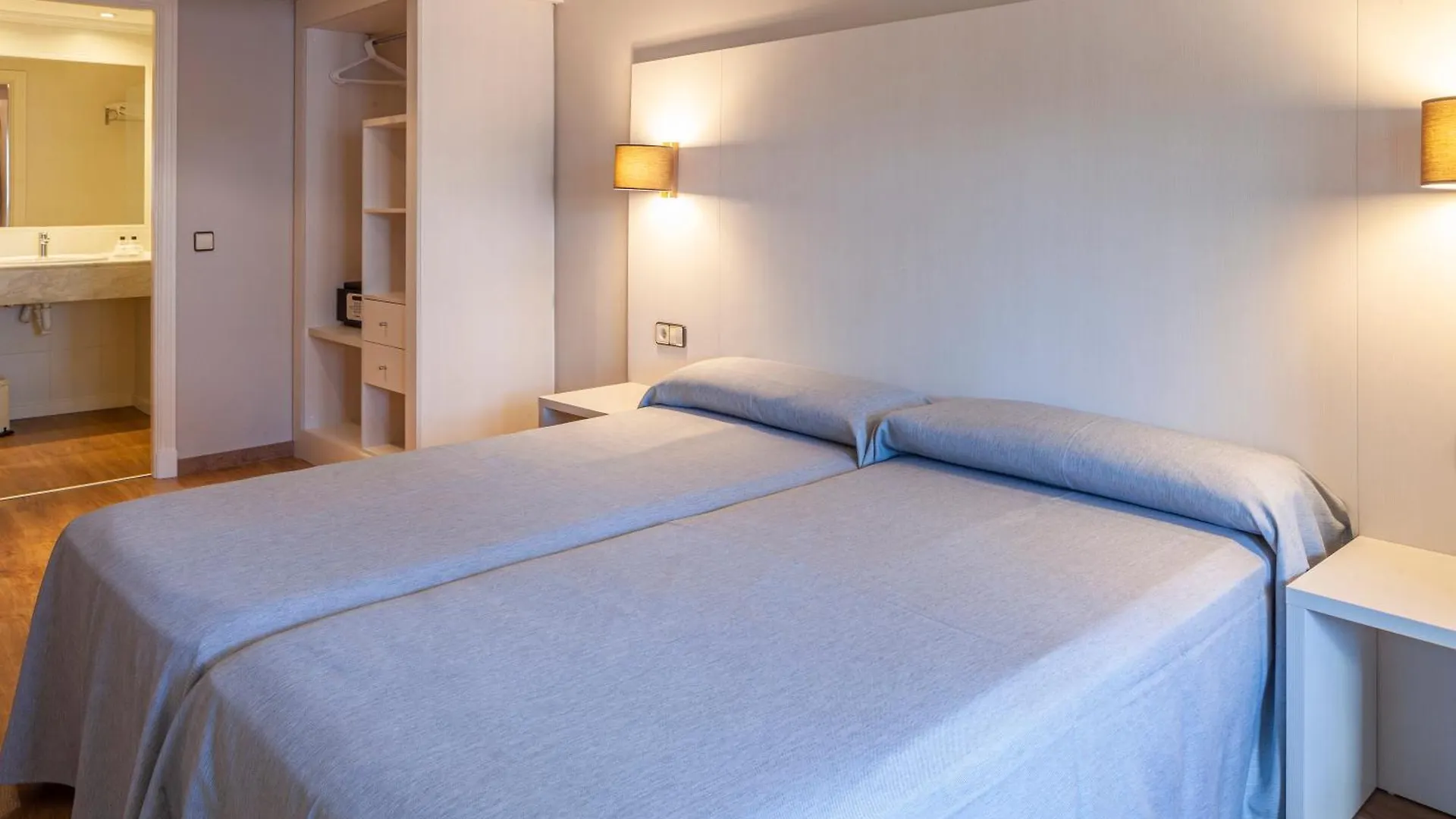 **** Aparthotel Minura Cala Galdana & Apartamentos D'Aljandar Spain