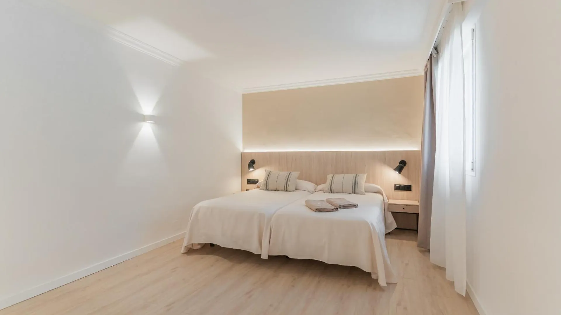 **** Aparthotel Minura Cala Galdana & Apartamentos D'Aljandar Spain
